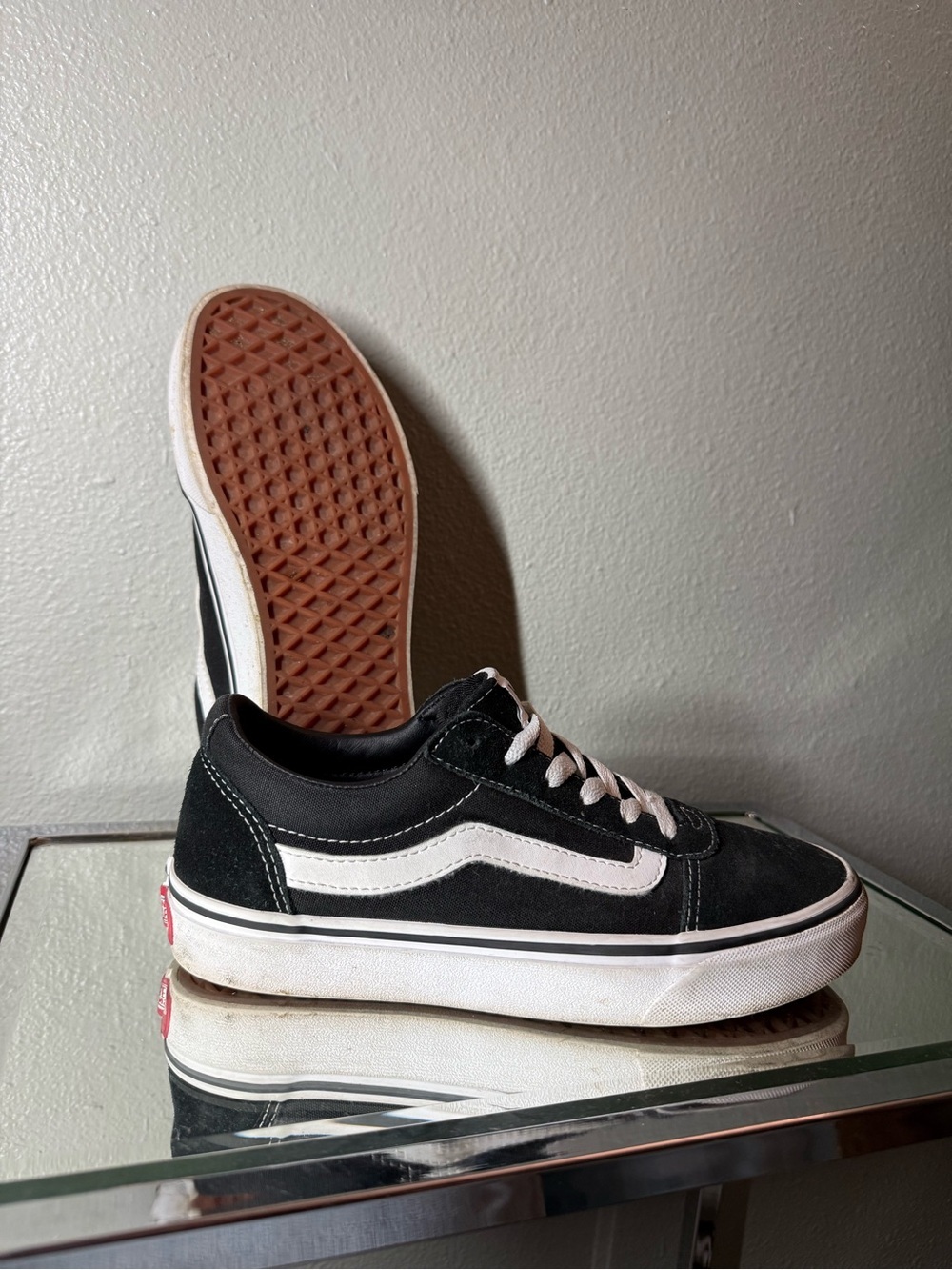 Vans Black White Sidestripe Low Top Skate Sneakers Women’s Size 7 - Picture 5 of 7